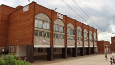 Входная группа Школа № 76.  Барышникова,  51